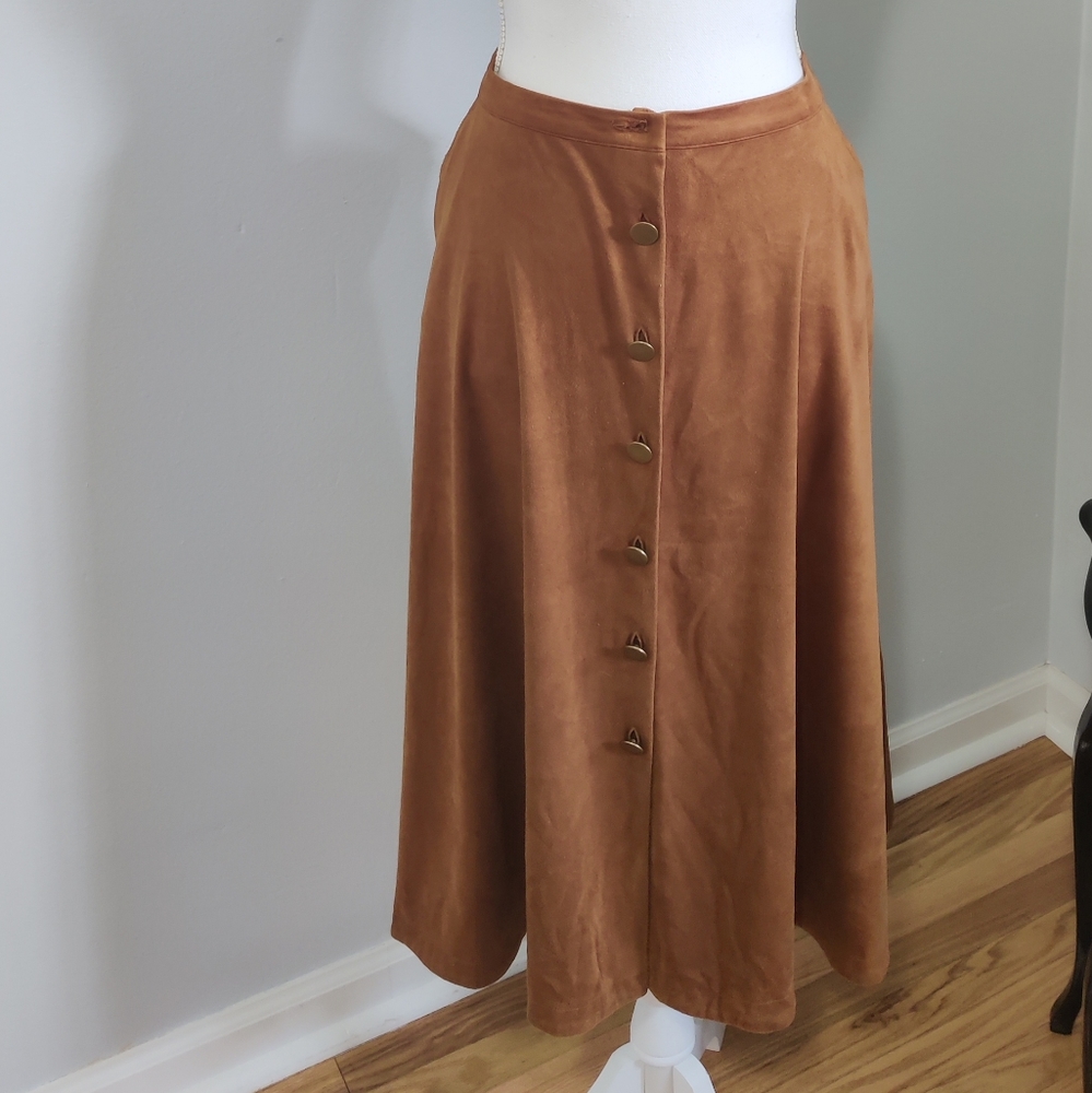 Camel color skirt with pockets